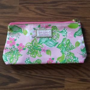 Lilly Pulitzer make up bag by Estee Lauder